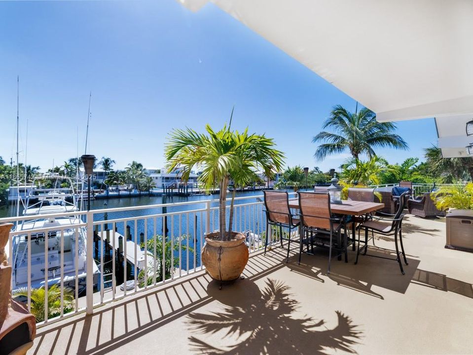 En Venta: $2,995,000 (4 camas, 3 baños, 3224 Pies cuadrados)