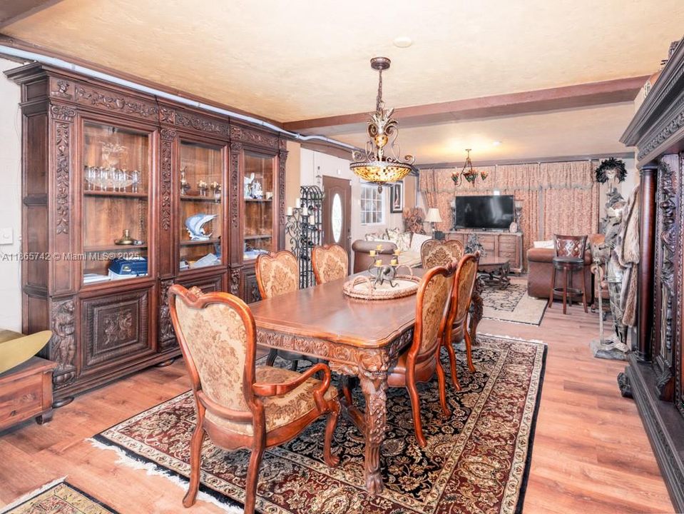 En Venta: $2,995,000 (4 camas, 3 baños, 3224 Pies cuadrados)