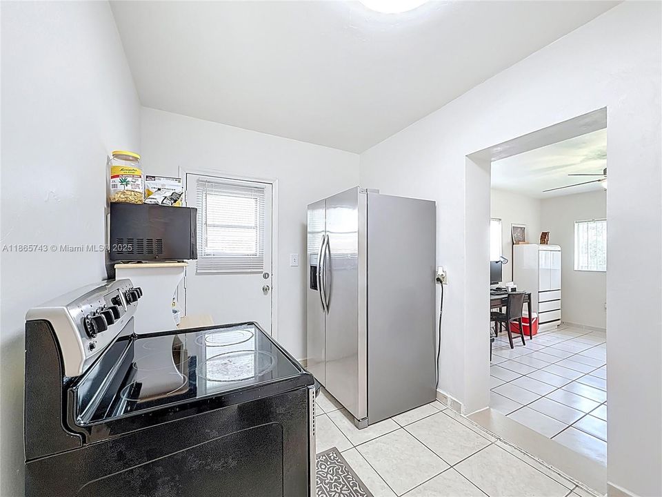 待售: $579,000 (3 贝兹, 2 浴室, 1330 平方英尺)