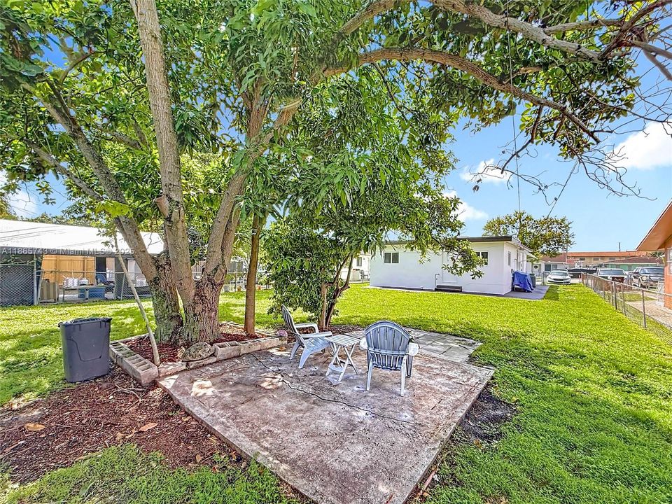 待售: $579,000 (3 贝兹, 2 浴室, 1330 平方英尺)