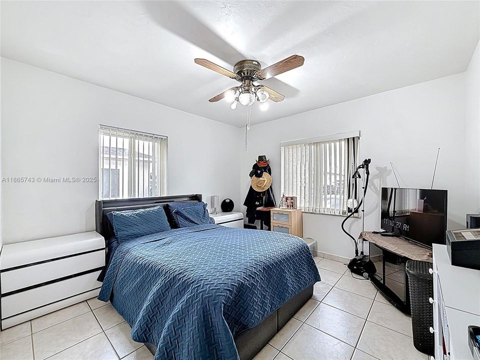 待售: $579,000 (3 贝兹, 2 浴室, 1330 平方英尺)