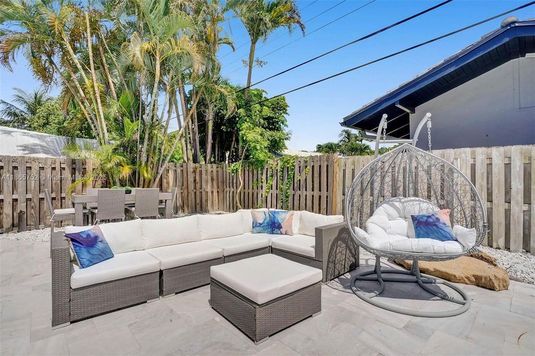 Recently Sold: $1,800,000 (4 beds, 4 baths, 2756 Square Feet)