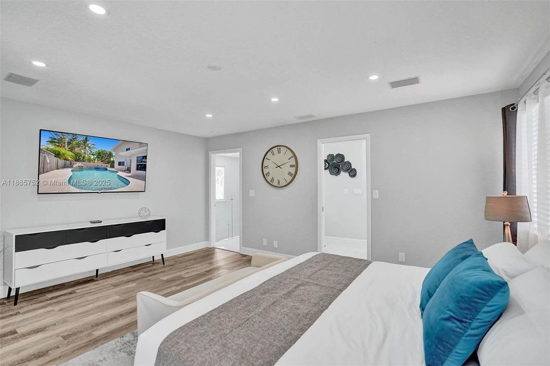 Recently Sold: $1,800,000 (4 beds, 4 baths, 2756 Square Feet)