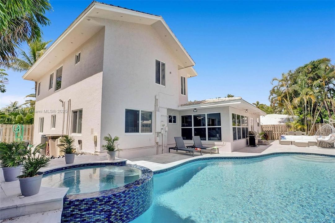 Recently Sold: $1,800,000 (4 beds, 4 baths, 2756 Square Feet)