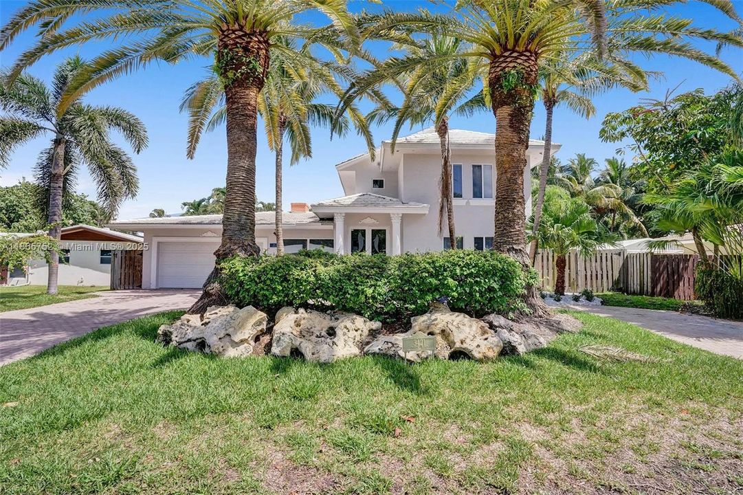 Recently Sold: $1,800,000 (4 beds, 4 baths, 2756 Square Feet)