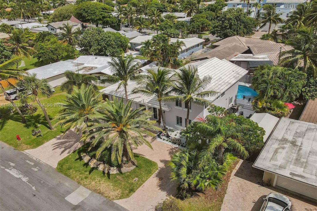 Recently Sold: $1,800,000 (4 beds, 4 baths, 2756 Square Feet)