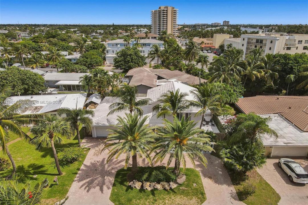 Recently Sold: $1,800,000 (4 beds, 4 baths, 2756 Square Feet)