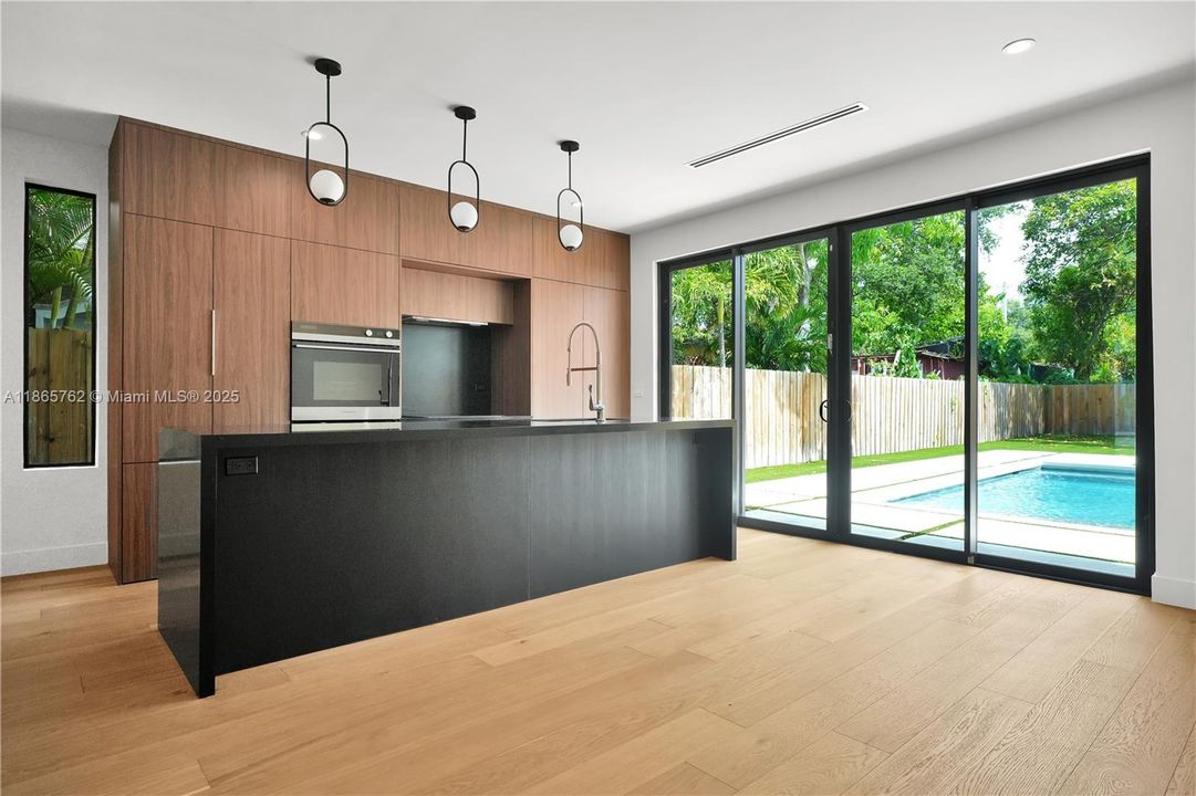 For Sale: $1,299,000 (3 beds, 2 baths, 1723 Square Feet)