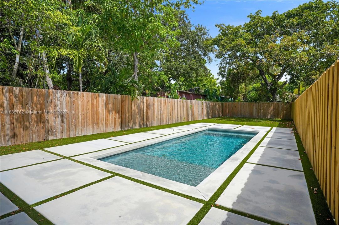 For Sale: $1,299,000 (3 beds, 2 baths, 1723 Square Feet)