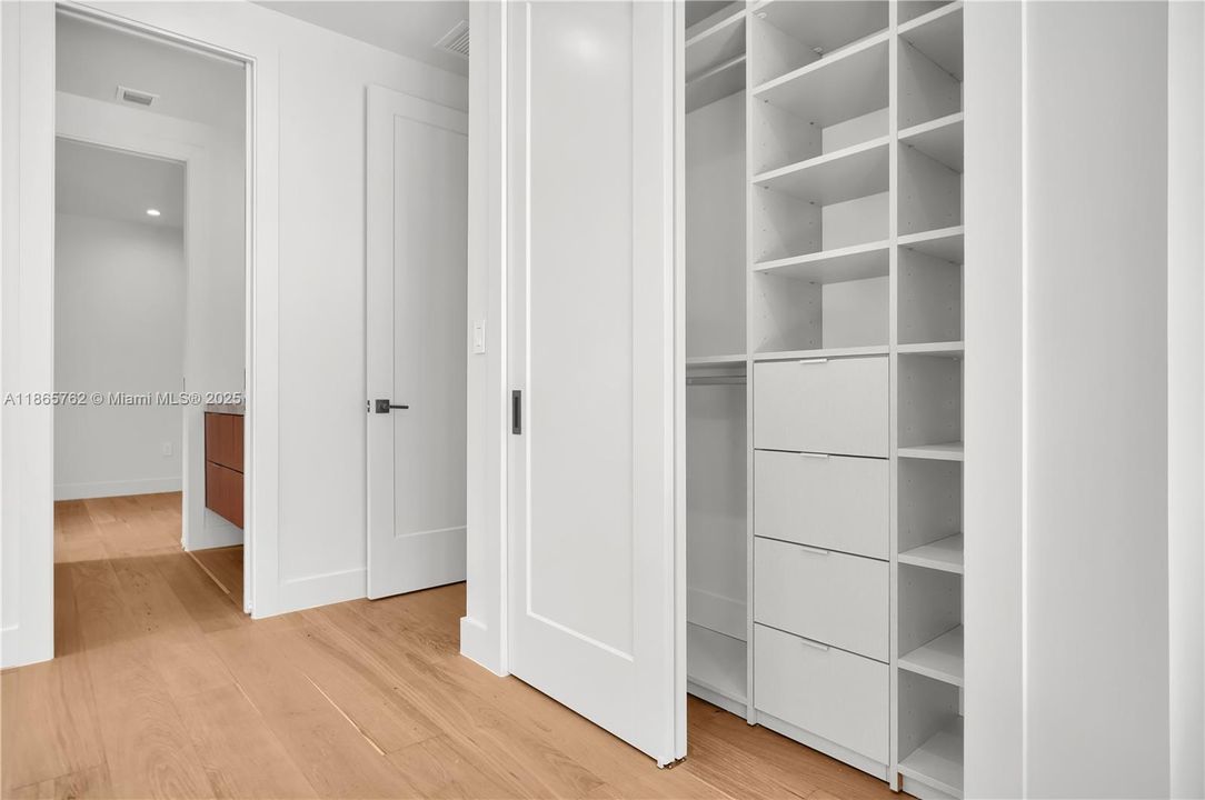 For Sale: $1,299,000 (3 beds, 2 baths, 1723 Square Feet)