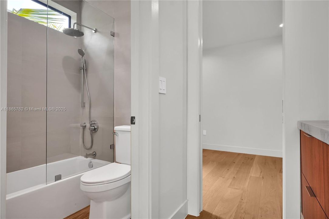 For Sale: $1,299,000 (3 beds, 2 baths, 1723 Square Feet)