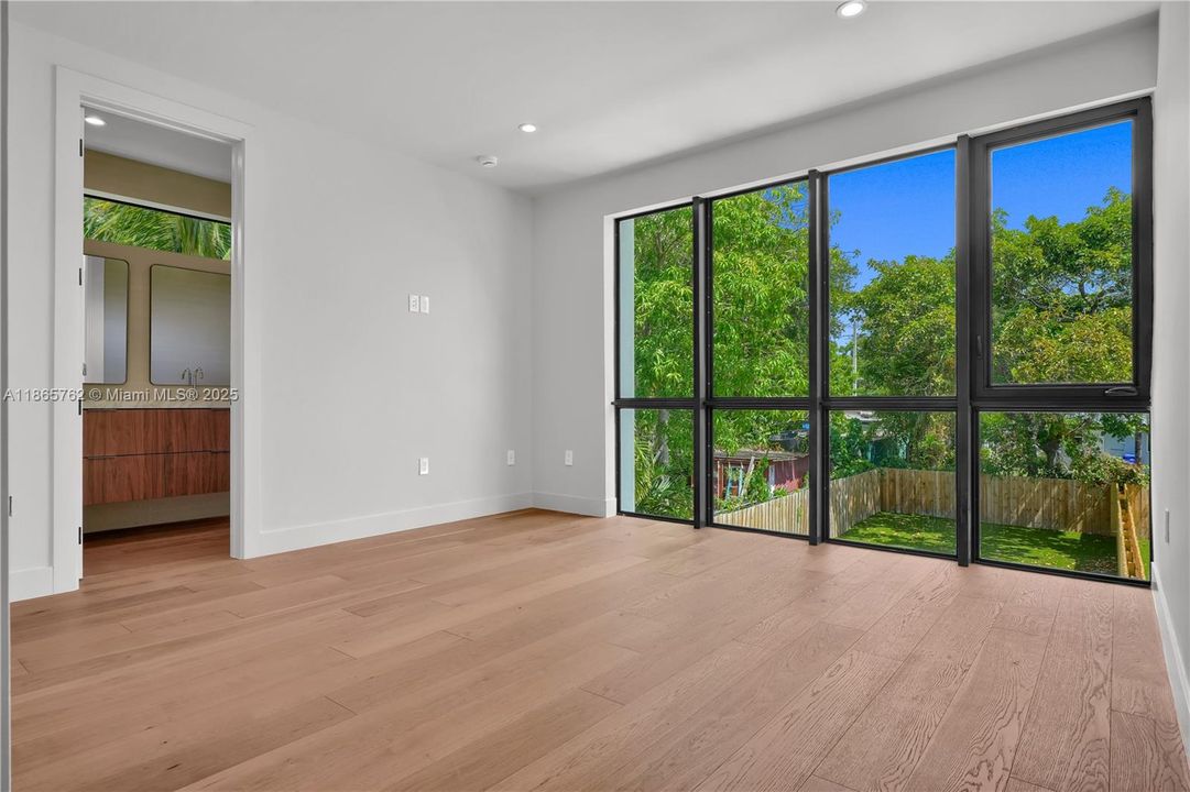 For Sale: $1,299,000 (3 beds, 2 baths, 1723 Square Feet)