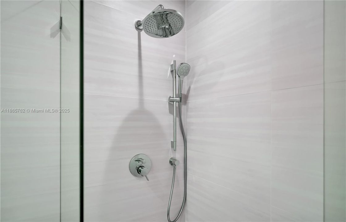 For Sale: $1,299,000 (3 beds, 2 baths, 1723 Square Feet)