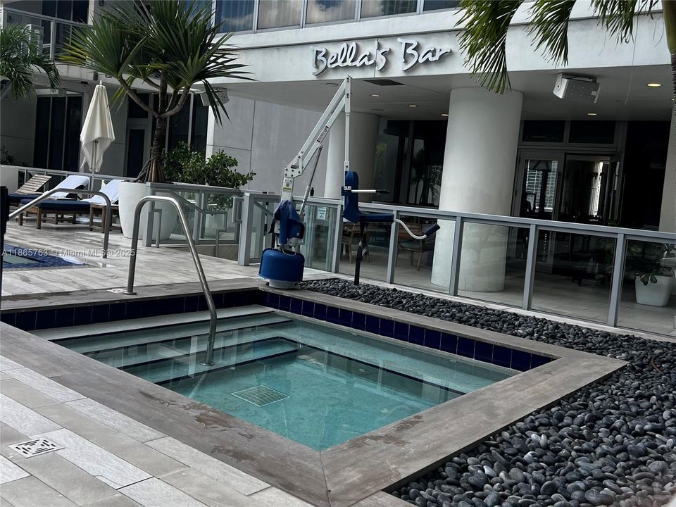 For Sale: $999,999 (2 beds, 2 baths, 1647 Square Feet)