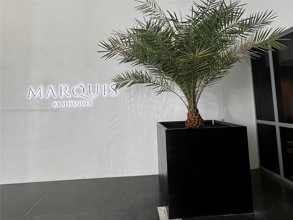 For Sale: $999,999 (2 beds, 2 baths, 1647 Square Feet)