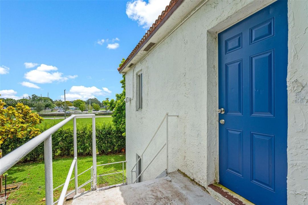 PRIVATE ENTRANCE UNIT #3