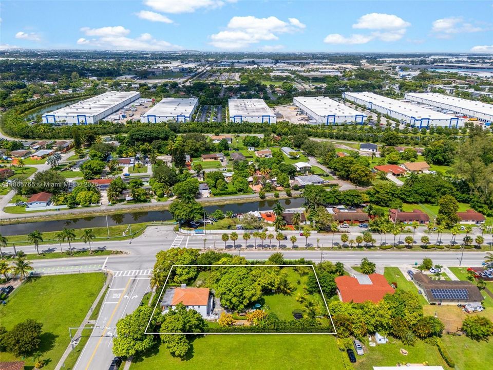 Недавно продано: $875,000 (5 спален, 4 ванн, 2754 Квадратных фут)