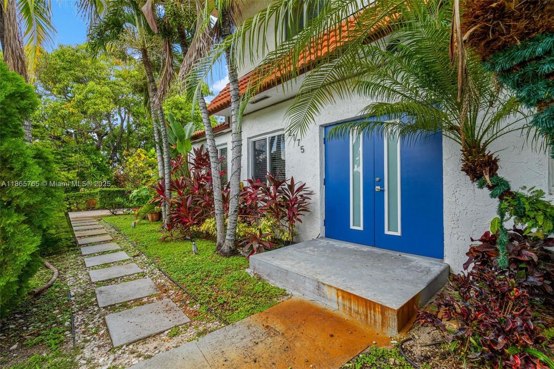 PRIVATE ENTRANCE UNIT #1