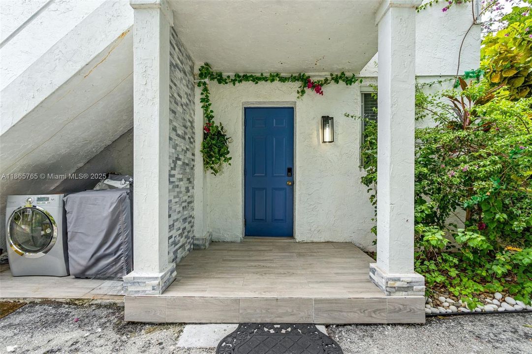 PRIVATE ENTRANCE UNIT #2