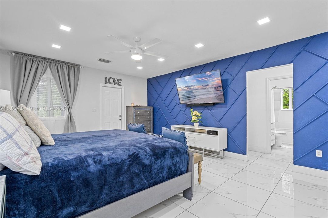 BEDROOM / LIVING UNIT #3