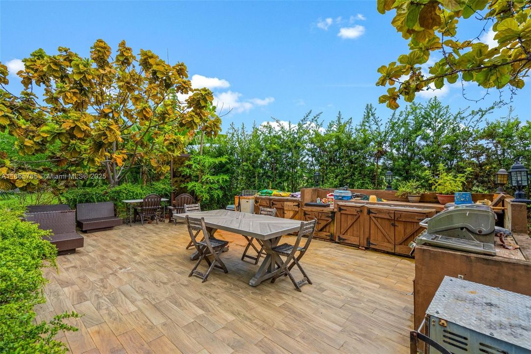 Недавно продано: $875,000 (5 спален, 4 ванн, 2754 Квадратных фут)