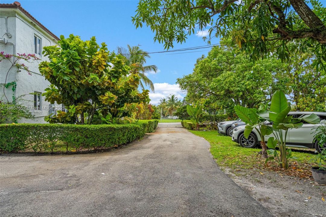 Недавно продано: $875,000 (5 спален, 4 ванн, 2754 Квадратных фут)