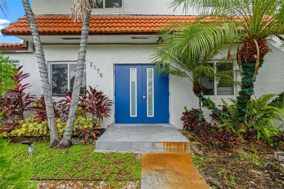 PRIVATE ENTRANCE UNIT #1