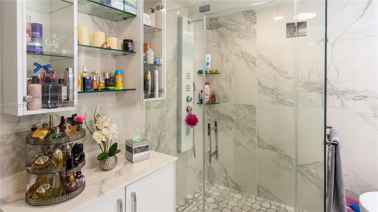 Active With Contract: $985,000 (5 beds, 4 baths, 2728 Square Feet)