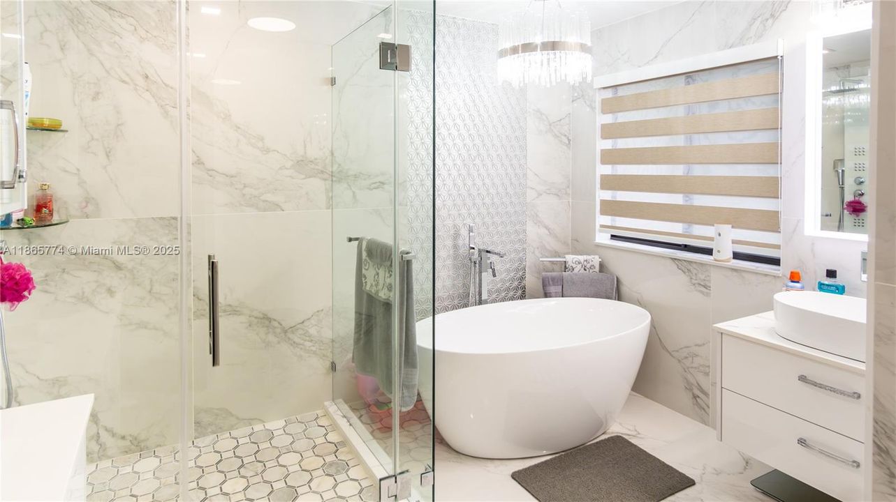 Active With Contract: $985,000 (5 beds, 4 baths, 2728 Square Feet)