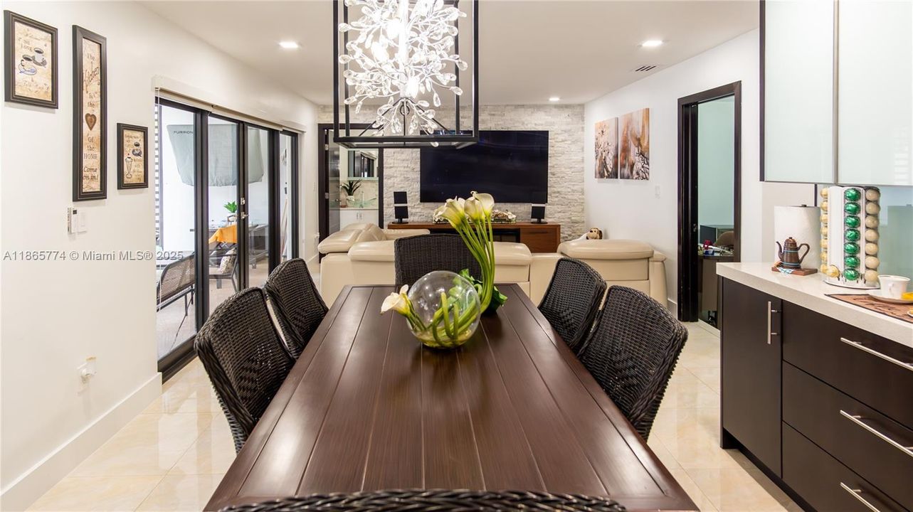 Active With Contract: $985,000 (5 beds, 4 baths, 2728 Square Feet)