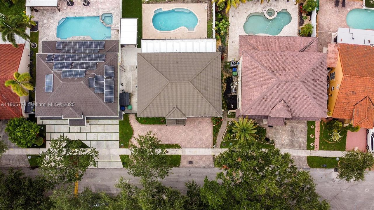 Active With Contract: $985,000 (5 beds, 4 baths, 2728 Square Feet)