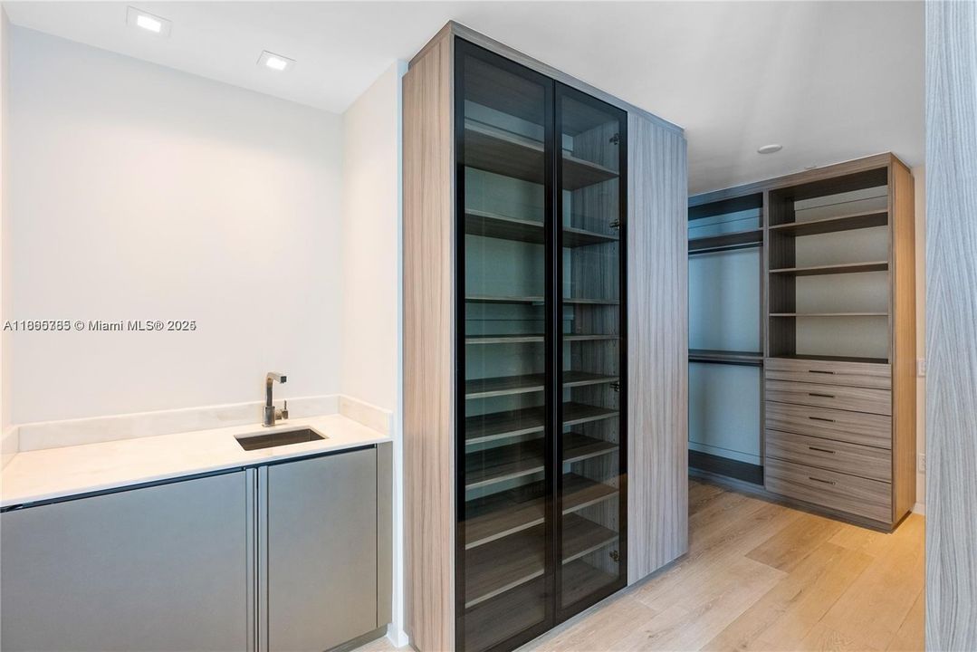 For Rent: $37,800 (4 beds, 5 baths, 4050 Square Feet)