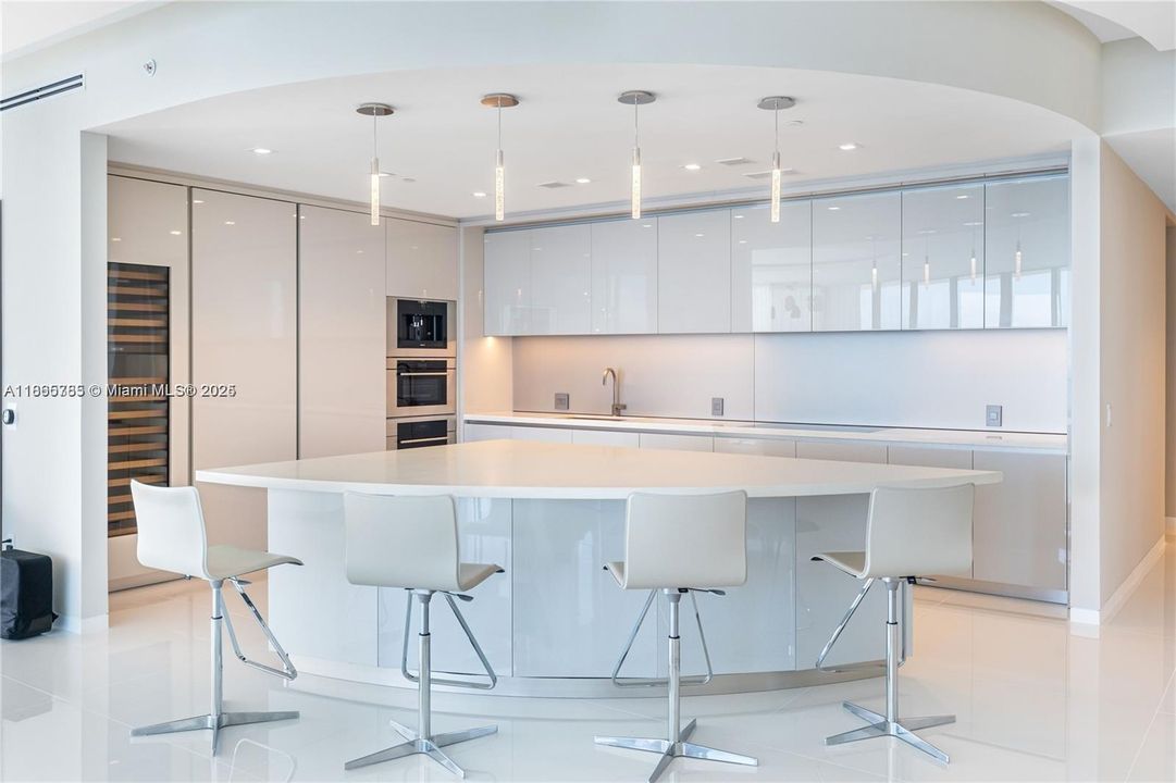 For Rent: $37,800 (4 beds, 5 baths, 4050 Square Feet)