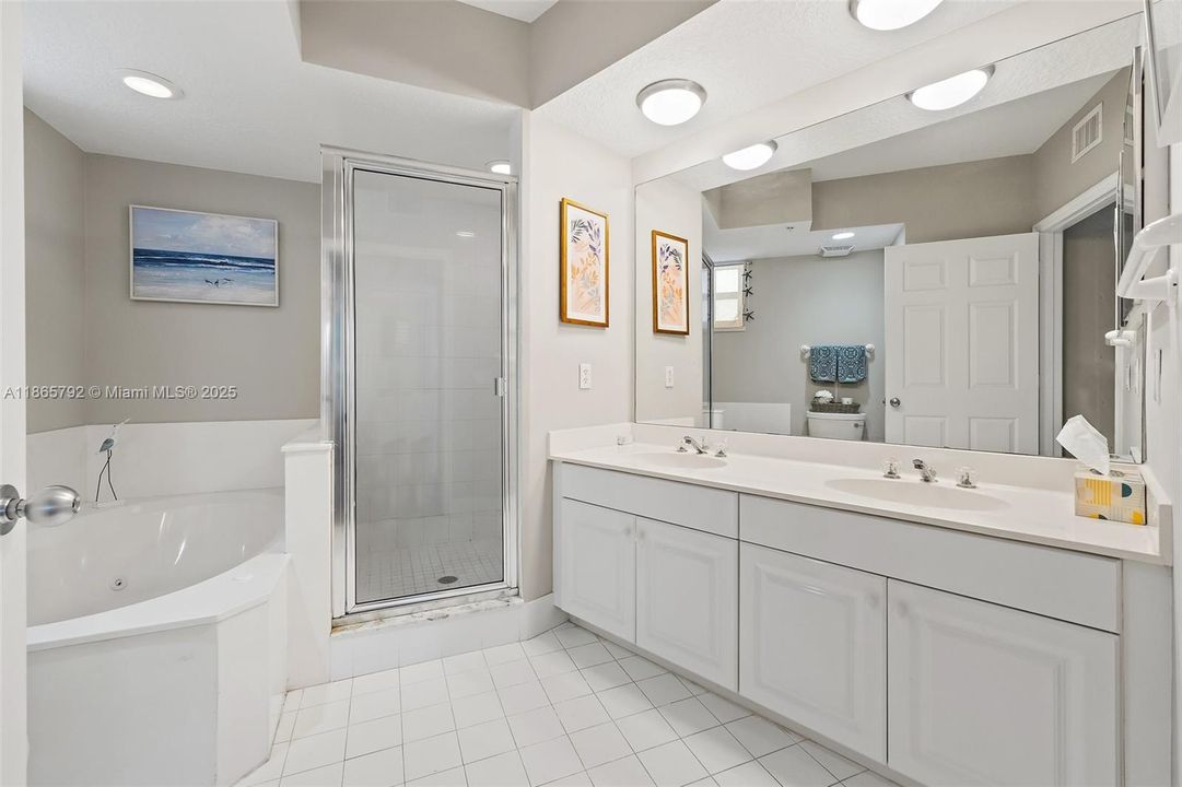 待售: $649,900 (2 贝兹, 2 浴室, 1204 平方英尺)