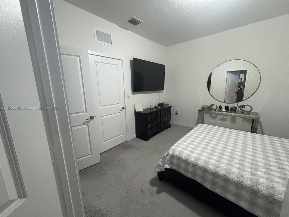 For Sale: $400,000 (3 beds, 2 baths, 1463 Square Feet)