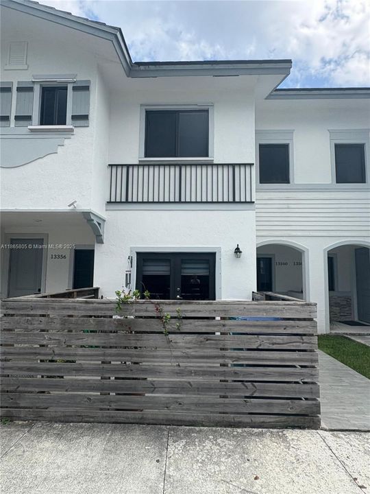 For Sale: $400,000 (3 beds, 2 baths, 1463 Square Feet)