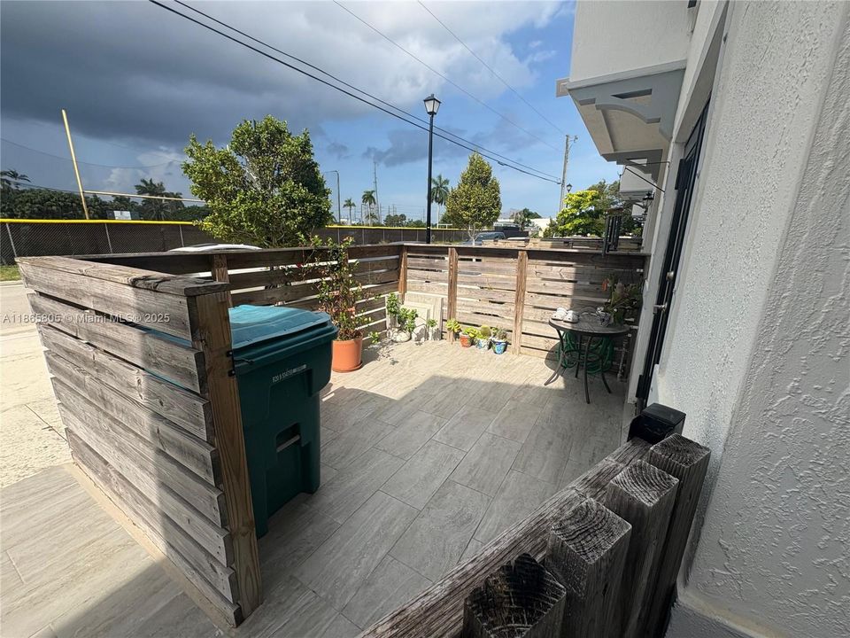 For Sale: $400,000 (3 beds, 2 baths, 1463 Square Feet)