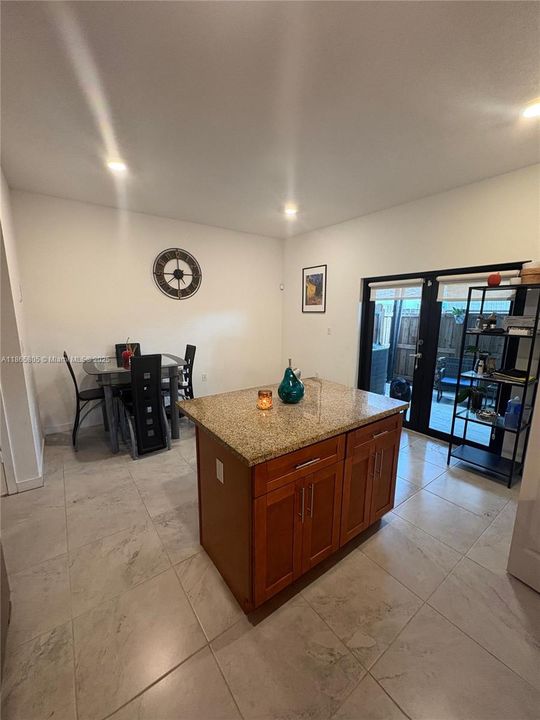 For Sale: $400,000 (3 beds, 2 baths, 1463 Square Feet)