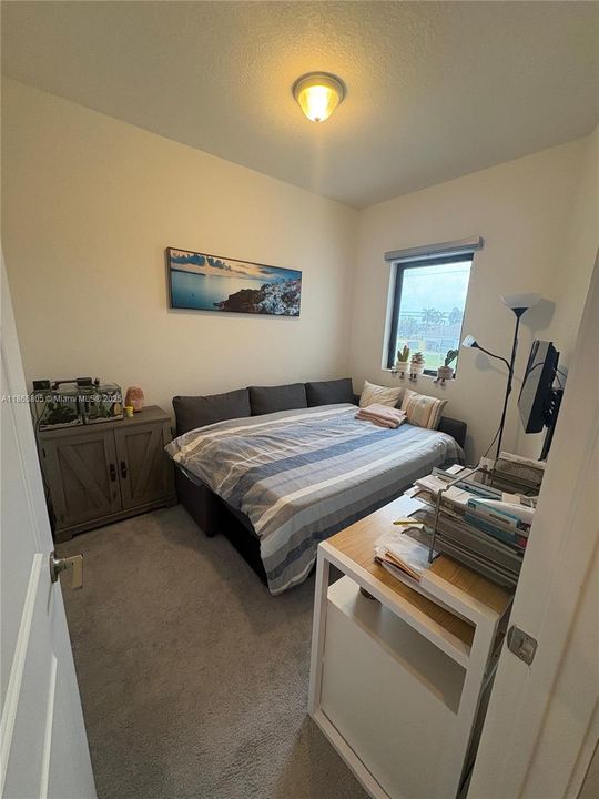 For Sale: $400,000 (3 beds, 2 baths, 1463 Square Feet)