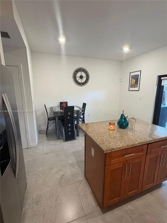 For Sale: $400,000 (3 beds, 2 baths, 1463 Square Feet)