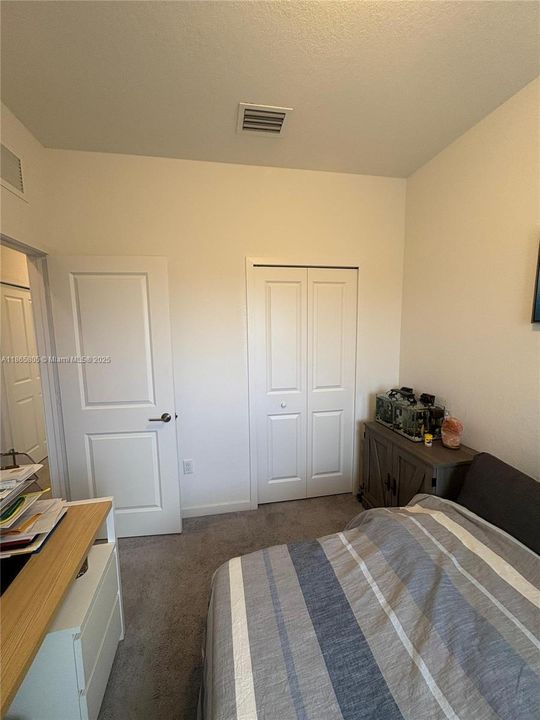 For Sale: $400,000 (3 beds, 2 baths, 1463 Square Feet)