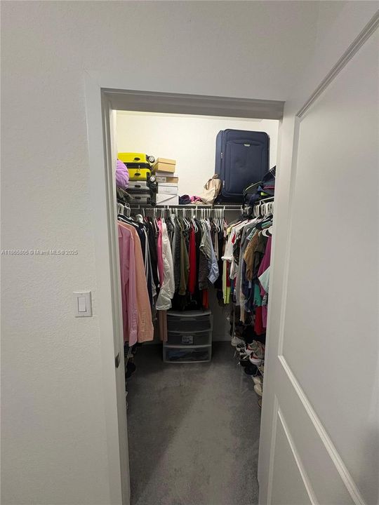 For Sale: $400,000 (3 beds, 2 baths, 1463 Square Feet)