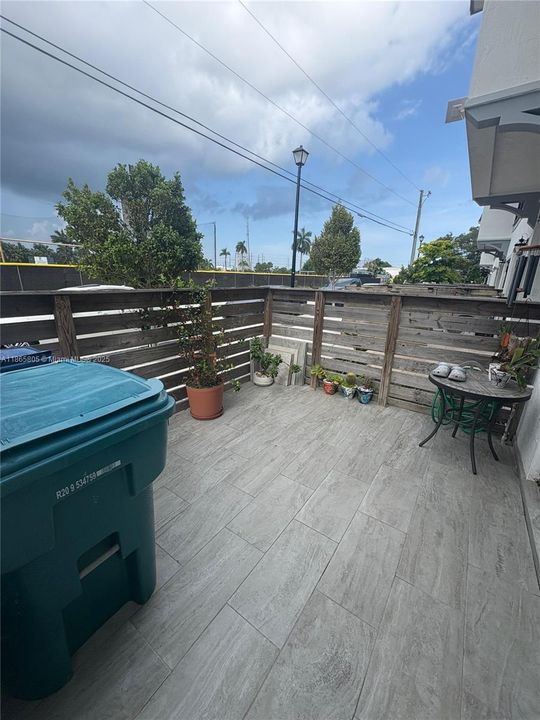 For Sale: $400,000 (3 beds, 2 baths, 1463 Square Feet)