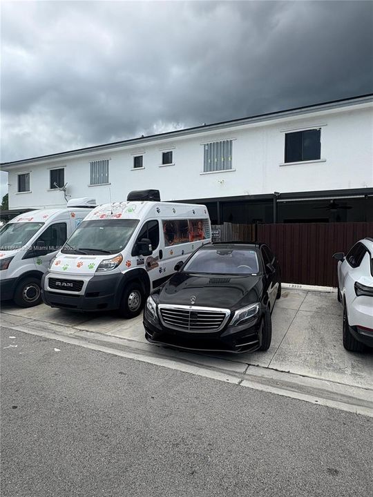 For Sale: $400,000 (3 beds, 2 baths, 1463 Square Feet)