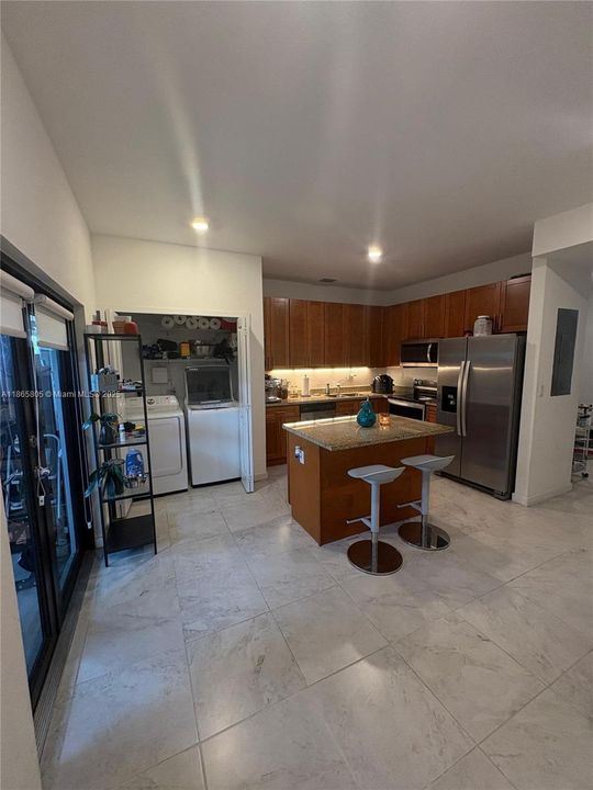 For Sale: $400,000 (3 beds, 2 baths, 1463 Square Feet)