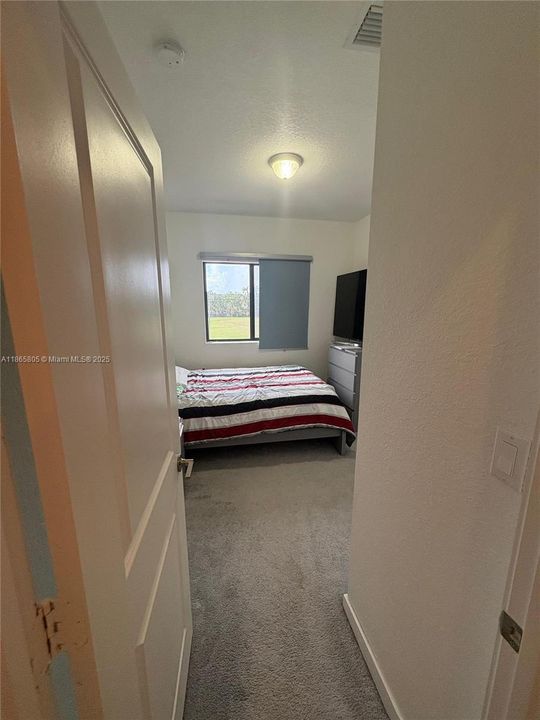 For Sale: $400,000 (3 beds, 2 baths, 1463 Square Feet)