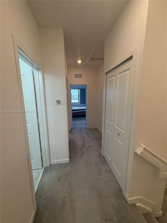 For Sale: $400,000 (3 beds, 2 baths, 1463 Square Feet)