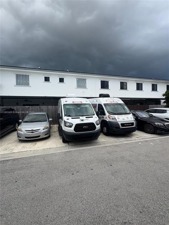 For Sale: $400,000 (3 beds, 2 baths, 1463 Square Feet)