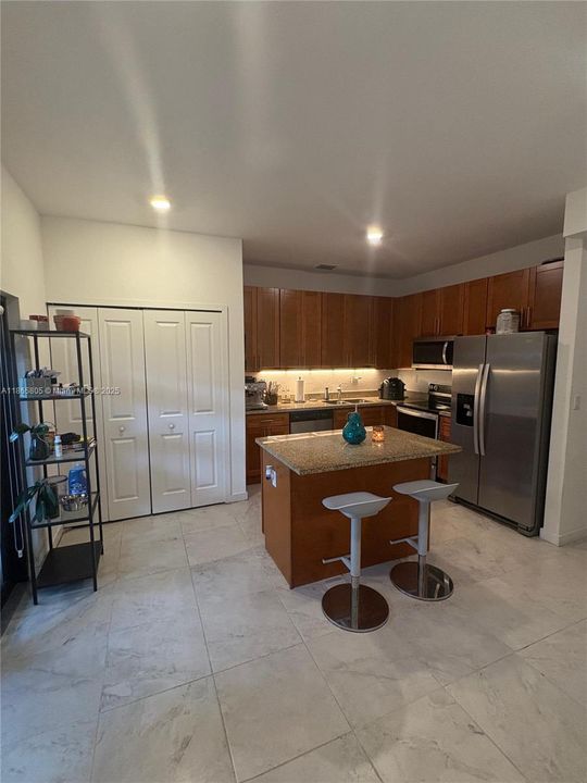 For Sale: $400,000 (3 beds, 2 baths, 1463 Square Feet)