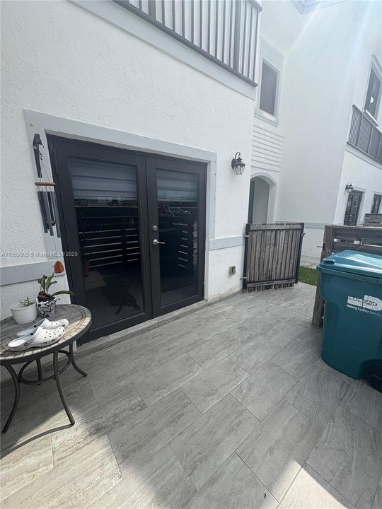 For Sale: $400,000 (3 beds, 2 baths, 1463 Square Feet)